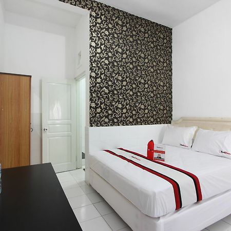 Hotel Reddoorz Near Gejayan Kejayan Exterior foto