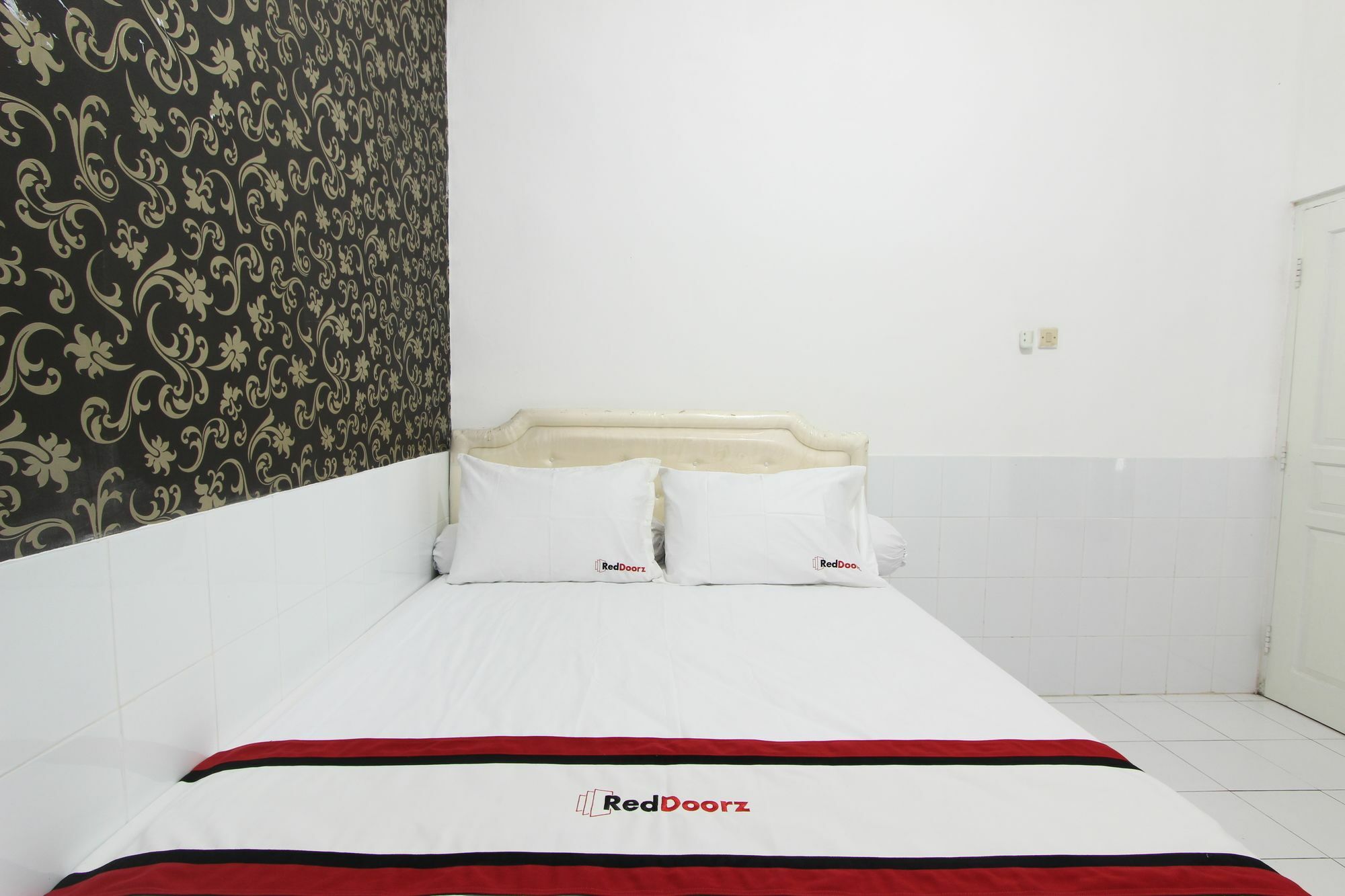 Hotel Reddoorz Near Gejayan Kejayan Exterior foto